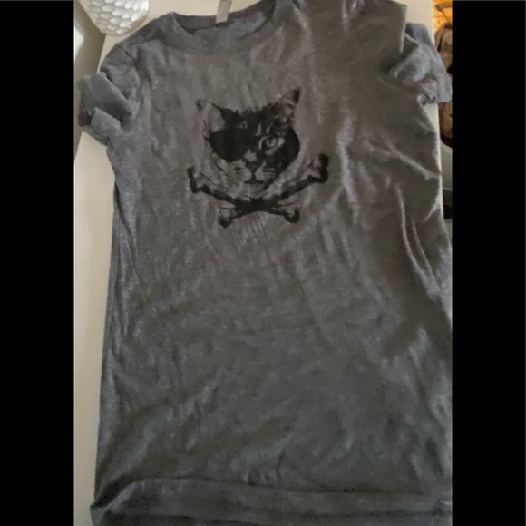 NEXT LEVEL APPAREL Cat with Eye Patch T-Shirt - Picture 3 of 7